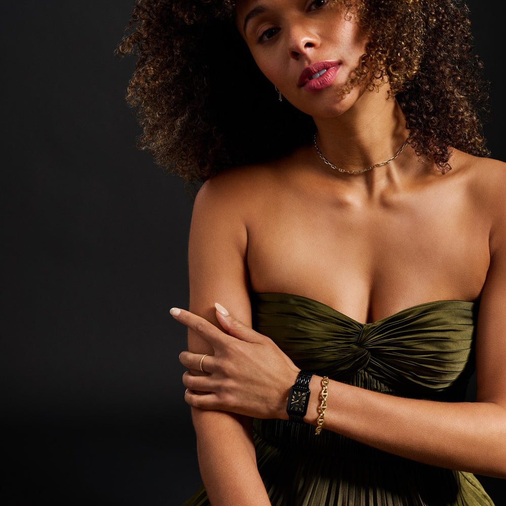 Raquel Three-Hand